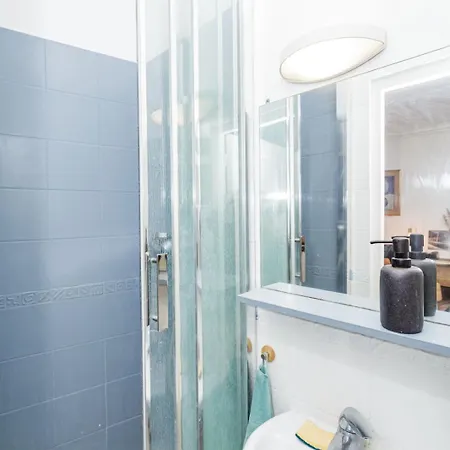Superb Parisian Cocoon Near The Canal De L'ourcq